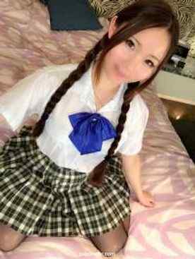FC2-PPV-1445765 - 【制服✖️黒パンスト着衣で3P中出し】＜天然マシュマロ巨乳アイドル＞ゆるふわ娘がおじさんと3Ｐで快感大絶頂！未成熟なピンク膣奥ザーメン注入でピックンピクン！！