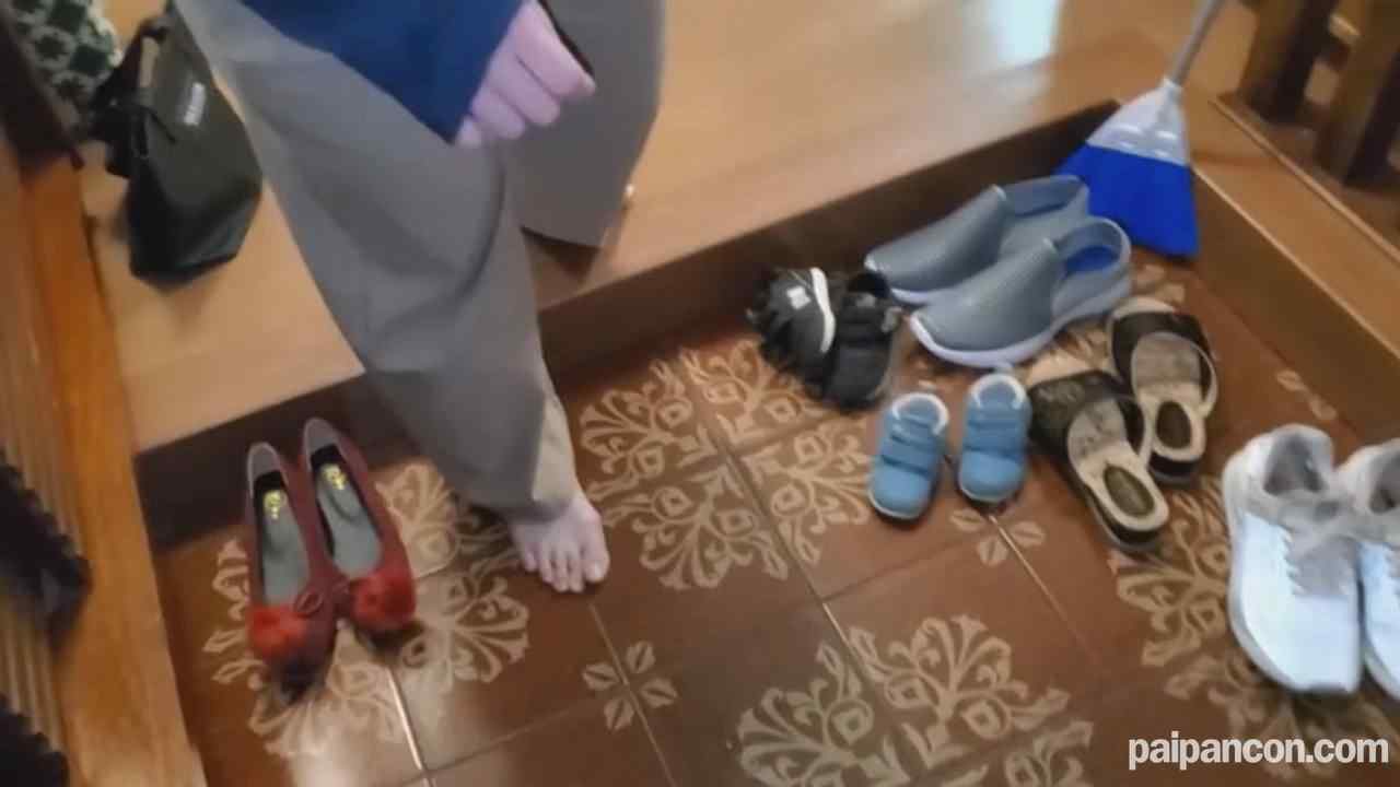 FC2-PPV-2956150 - 自宅訪問【個人】子供を見守る祖*の背後で震える声を殺し連続２人に中出し、、、