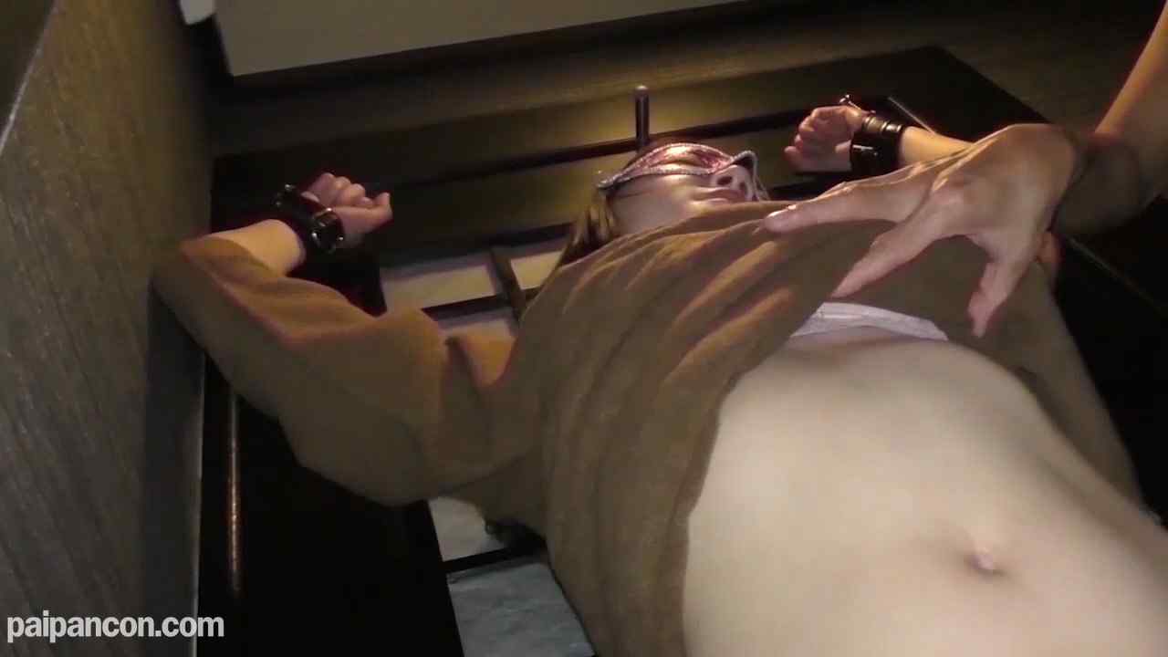 FC2-PPV-3177175 - 【無修正・旦那差し出し・中出し】旦那の趣味の為に差し出され続ける寝取られ妻　手枷責めからの中出しで恍惚の表情に・・・