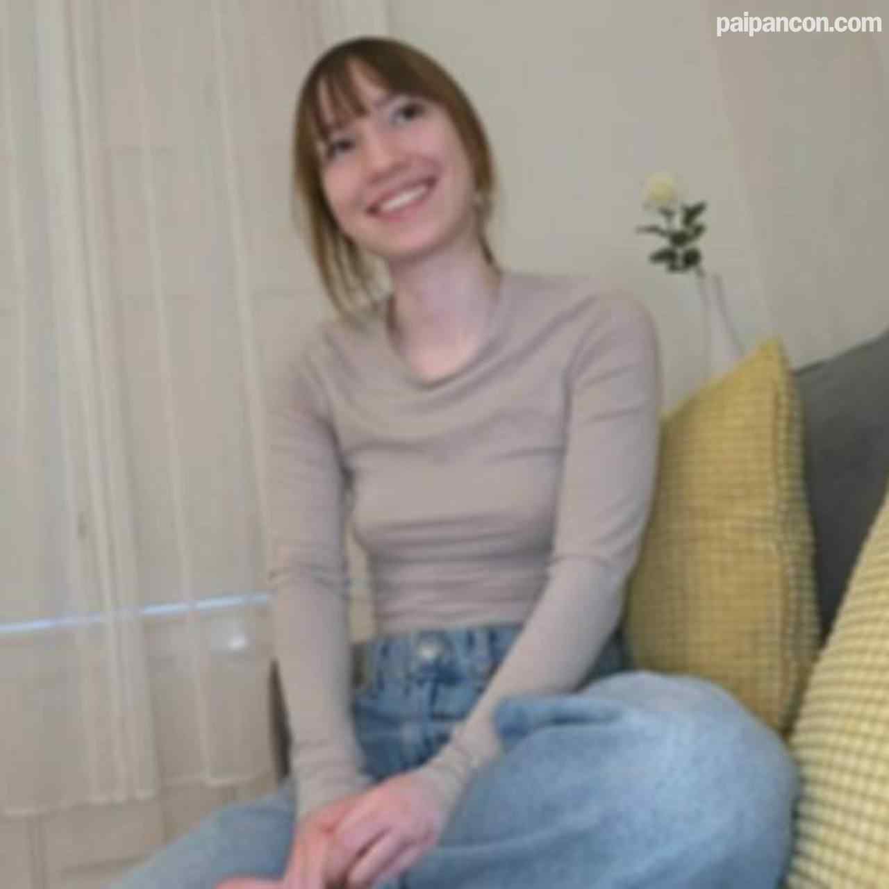 FC2-PPV-4519581 - ロ〇のロシアの子のキツキツつるつるぬるぬるの最高に気持ちいいマンコに中出し。小さいお口で頑張ってフェラも。これもめっちゃ気持ちよかったです。 thumbnail_0.jpg