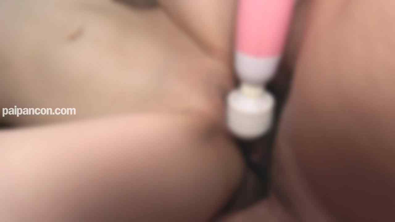 FC2-PPV-4574491 - ♡11/24迄半額【無修正・完全素人】１９歳の合法●リ地下アイドルは経験浅いので従順で真面目！変態中年男に全身をペロペロ舐めつくされ極太マラを未開発なキツマンにねじ込まれてもカワイイ声で喘いじゃう♡ thumbnail_6.jpg