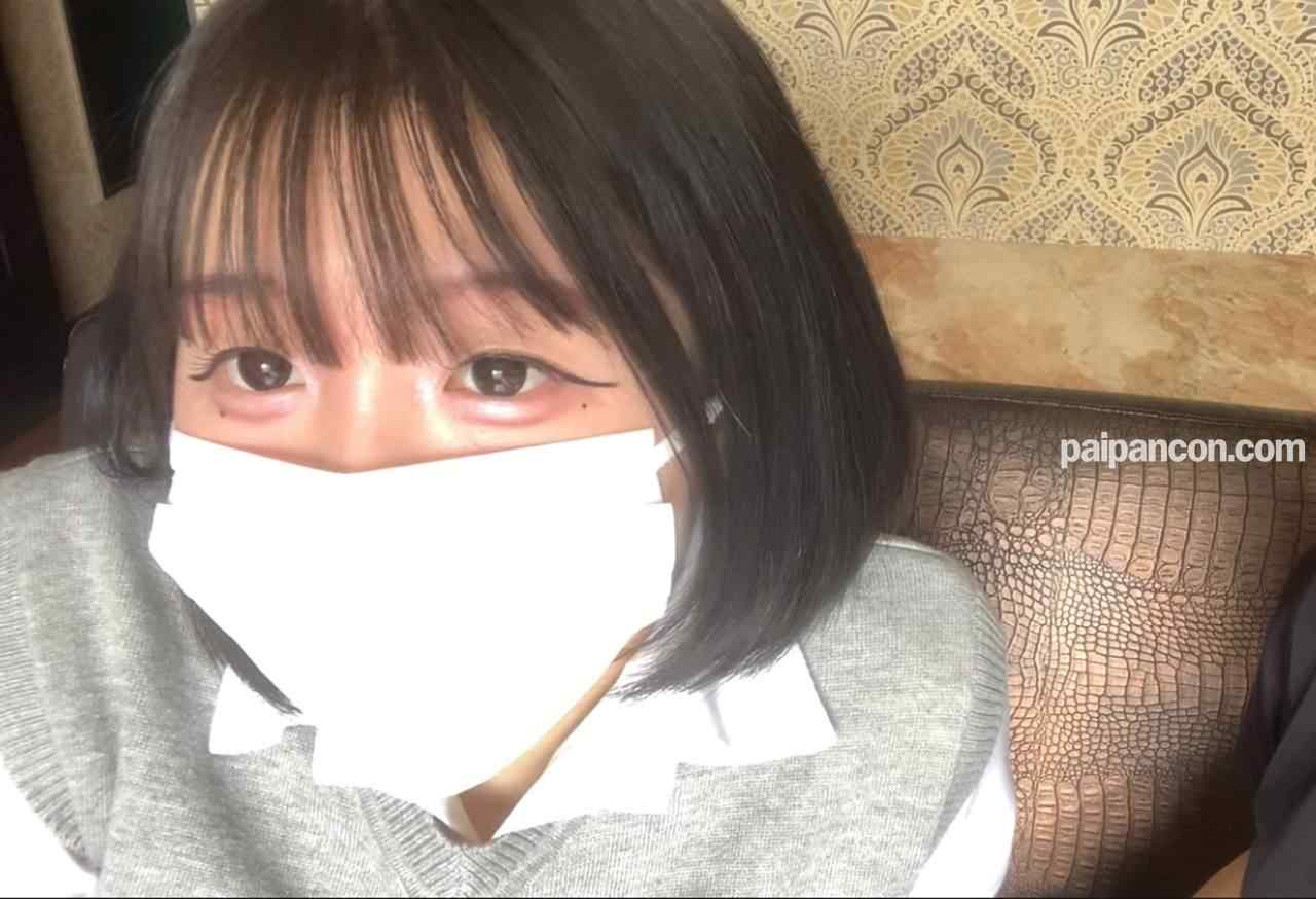 FC2-PPV-4716362 - 【無修正】　制服黒髪清楚なのにエロすぎる！　甘え上手な女の子に唾液飲ましてもらう代わりに、綺麗なピンクまんこに精液を膣に流し込む！ thumbnail_1.jpg