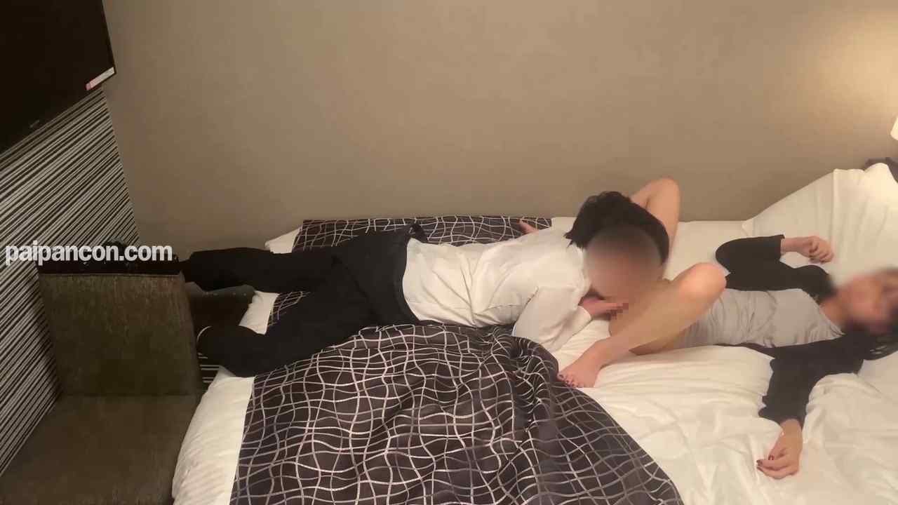 FC2-PPV-4792303 - 細身スタイル抜群の大学1**・みほちゃん19歳。おしゃべりオタクちゃんが紐パン＆生ハメで乱れちゃいます！【前編】No.372 thumbnail_7.jpg