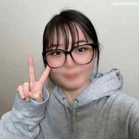 FC2-PPV-4846759 - 【3/3迄1290pt】【初撮】※特典付　19歳文学部のガリ勉ムスメ。あどけないJDが(金)欠で撮影応募。おじさんに激しく突かれ痙攣しながら白目、　【中はダメ...】と言っても無視！剛毛マンコに中出し cover.jpg